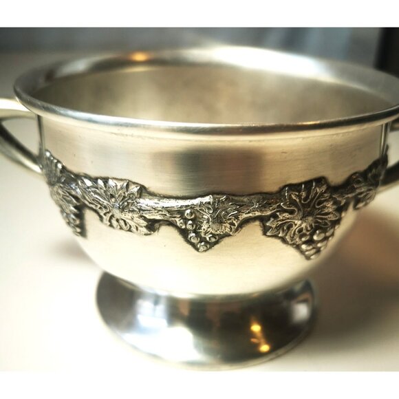 Bowl w/ Grape  Wm A Rogers Old English Reproduction Silver Plated Copper Antique - Picture 11 of 13